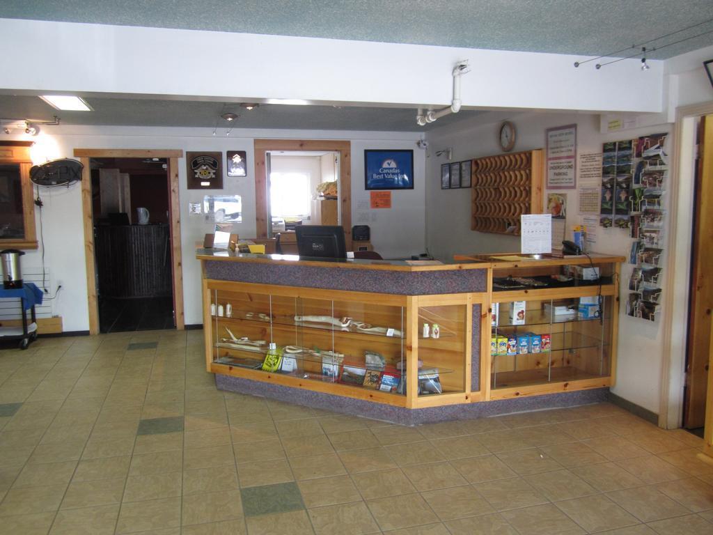 Canadas Best Value Inn- Riverview Hotel Whitehorse Ngoại thất bức ảnh