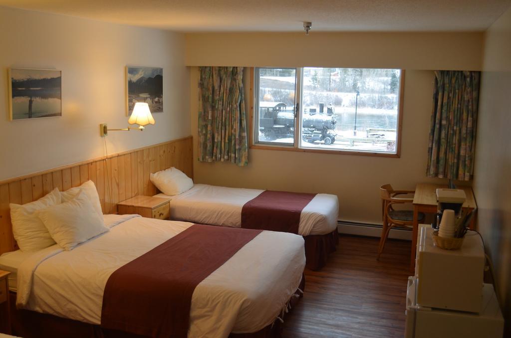 Canadas Best Value Inn- Riverview Hotel Whitehorse Ngoại thất bức ảnh