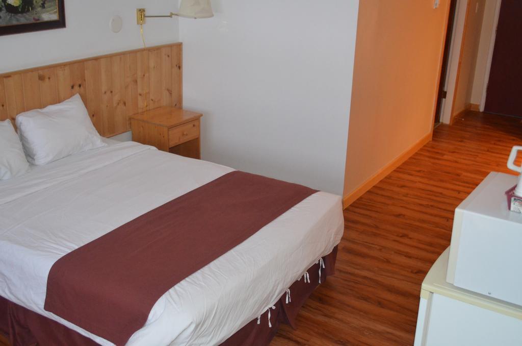 Canadas Best Value Inn- Riverview Hotel Whitehorse Ngoại thất bức ảnh