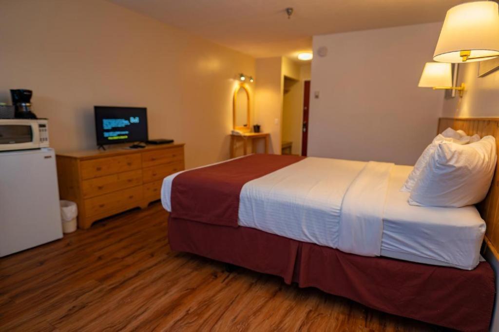 Canadas Best Value Inn- Riverview Hotel Whitehorse Ngoại thất bức ảnh