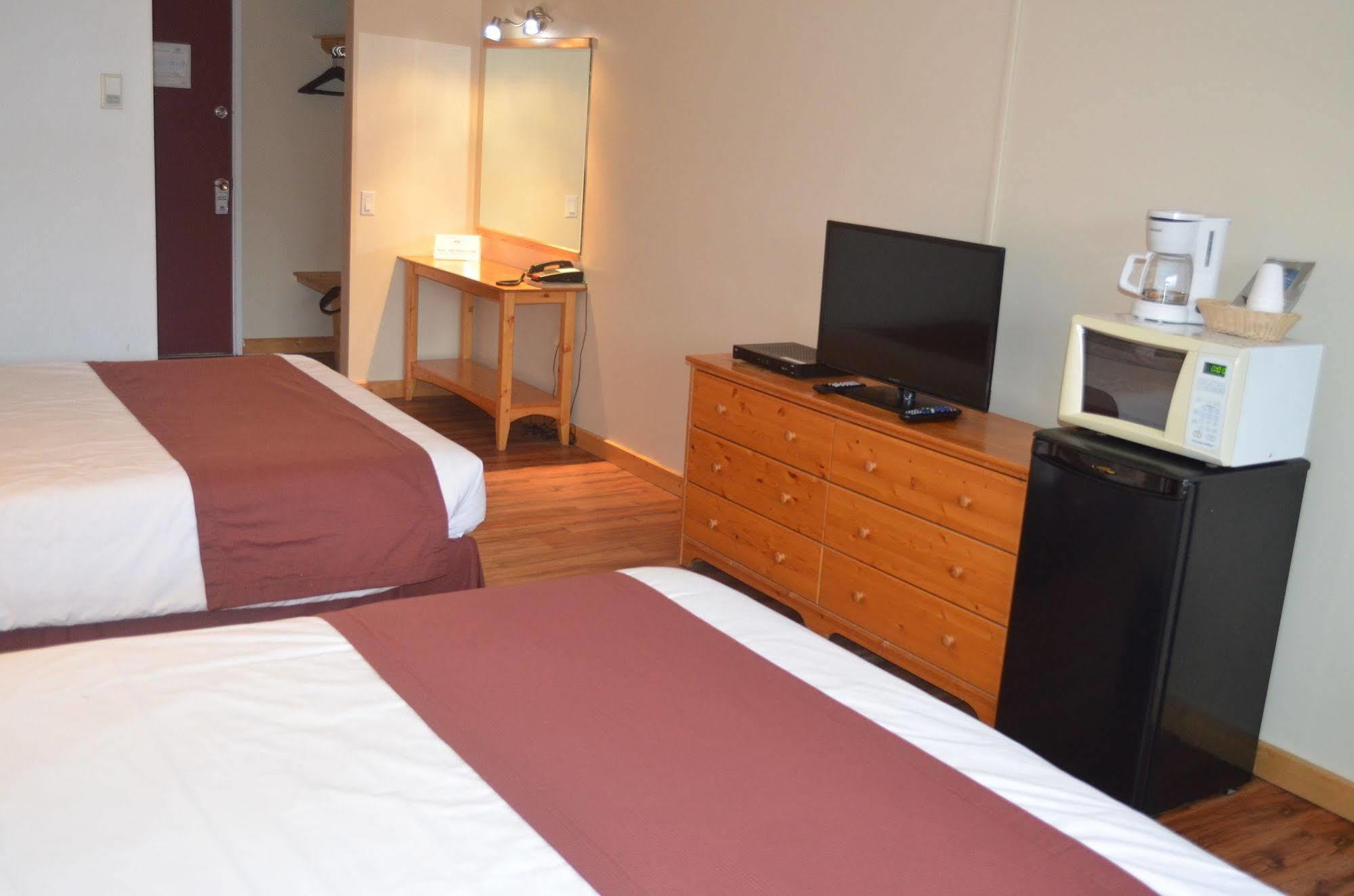 Canadas Best Value Inn- Riverview Hotel Whitehorse Ngoại thất bức ảnh